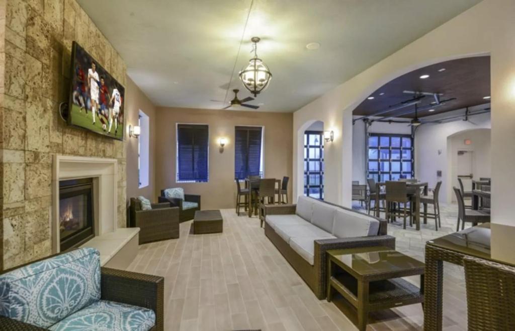 5 Bedrooms - 4,5 Bathrooms - Windsor At Westside 8928 Sa Орландо Экстерьер фото