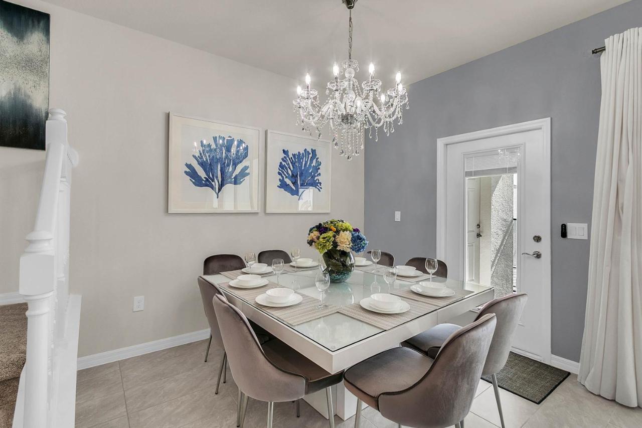 5 Bedrooms - 4,5 Bathrooms - Windsor At Westside 8928 Sa Орландо Экстерьер фото