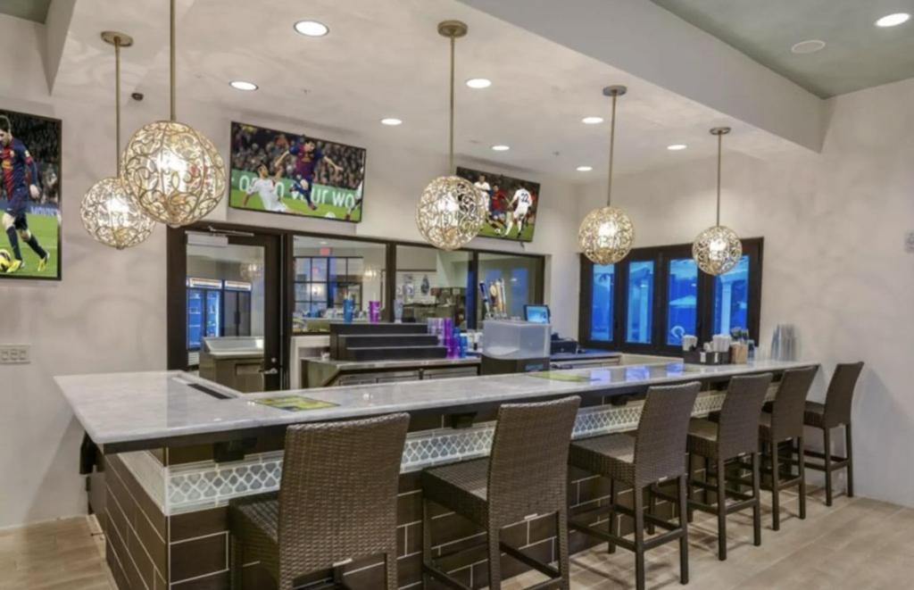 5 Bedrooms - 4,5 Bathrooms - Windsor At Westside 8928 Sa Орландо Экстерьер фото