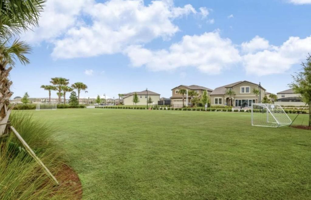 5 Bedrooms - 4,5 Bathrooms - Windsor At Westside 8928 Sa Орландо Экстерьер фото