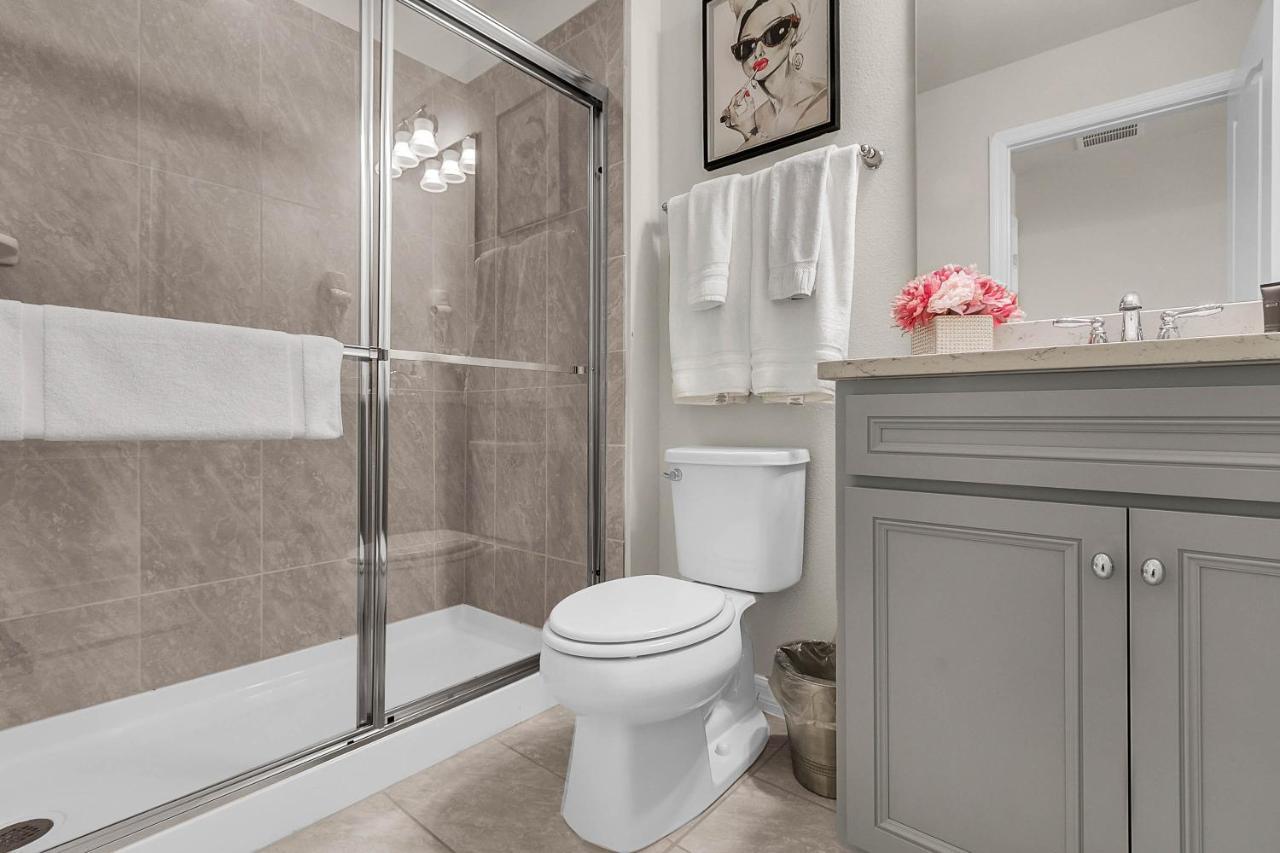 5 Bedrooms - 4,5 Bathrooms - Windsor At Westside 8928 Sa Орландо Экстерьер фото